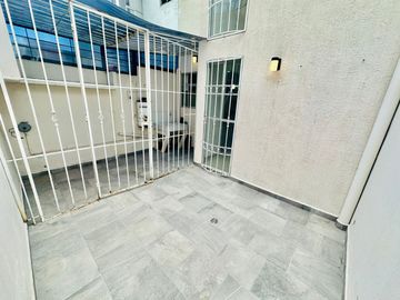 CASA EN VENTA EN CONJUNTO HABITACIONAL