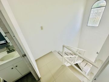 CASA EN VENTA EN CONJUNTO HABITACIONAL