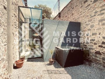 Venta o Renta de  Casa en Barrio de Analco con Diseño Vanguardista