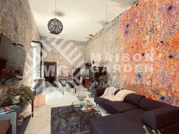 Venta o Renta de  Casa en Barrio de Analco con Diseño Vanguardista
