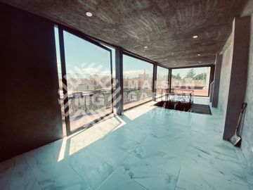 Venta o Renta de  Casa en Barrio de Analco con Diseño Vanguardista