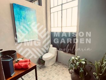 Venta o Renta de  Casa en Barrio de Analco con Diseño Vanguardista