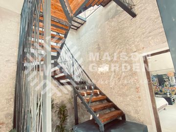 Venta o Renta de  Casa en Barrio de Analco con Diseño Vanguardista