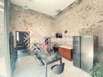 Venta o Renta de  Casa en Barrio de Analco con Diseño Vanguardista