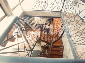 Venta o Renta de  Casa en Barrio de Analco con Diseño Vanguardista