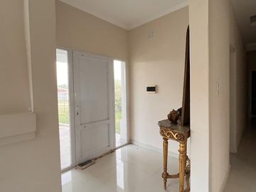 Casa 3 dormitorios con importante lote en Colón