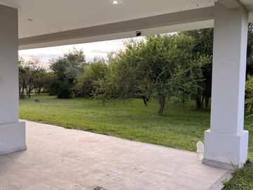 Casa 3 dormitorios con importante lote en Colón