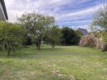 Casa 3 dormitorios con importante lote en Colón