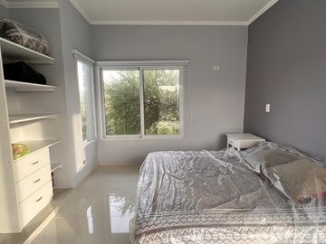 Casa 3 dormitorios con importante lote en Colón
