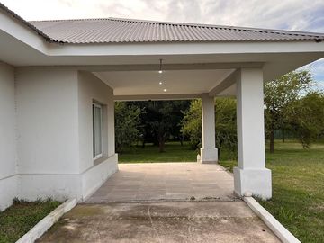 Casa 3 dormitorios con importante lote en Colón