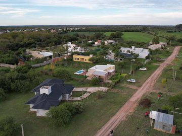 Casa 3 dormitorios con importante lote en Colón