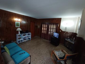 Venta PH en Lanús Oeste Tipo Casa 100 m2 en 1ºPiso con entrada independiente