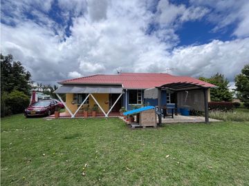 Vendo linda y acogedora casa campestre en Tenjo.