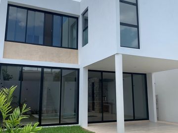 Casa en venta  Mérida Yucatán, Privada Moravia Temozón Norte