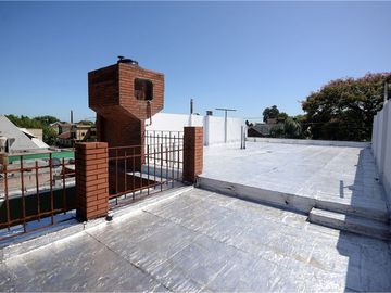 VENTA CASA 4 AMBIENTES COCHERA DON BOSCO QUILMES