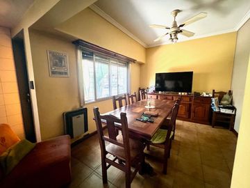 VENTA PH 3 AMB AL FRENTE CON COCHERA SIN EXPENSAS