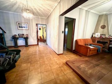 VENTA PH 3 AMB AL FRENTE CON COCHERA SIN EXPENSAS