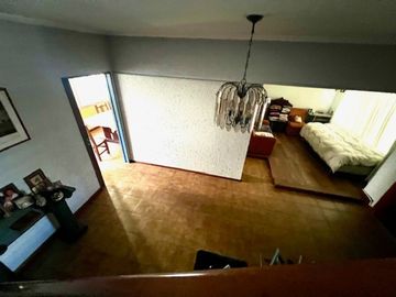 VENTA PH 3 AMB AL FRENTE CON COCHERA SIN EXPENSAS