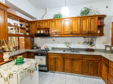 VENTA Avellaneda Vivienda 6 Amb c/ Local 582m2