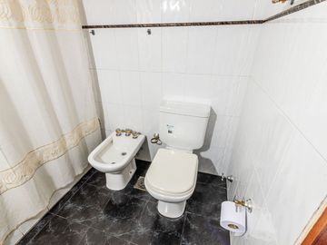 VENTA Avellaneda Vivienda 6 Amb c/ Local 582m2
