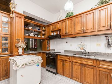 VENTA Avellaneda Vivienda 6 Amb c/ Local 582m2