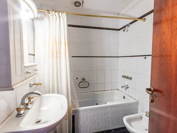 VENTA Avellaneda Vivienda 6 Amb c/ Local 582m2