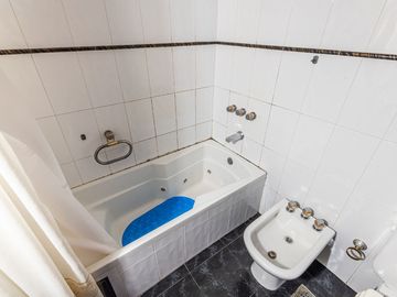 VENTA Avellaneda Vivienda 6 Amb c/ Local 582m2