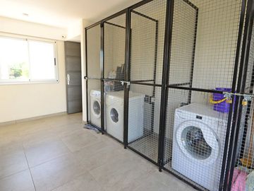VENTA DEPTO 2 AMBIENTES BERNAL QUILMES COCHERA BAU