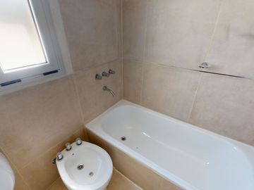 VENTA DEPTO 2 AMBIENTES BERNAL QUILMES COCHERA BAU