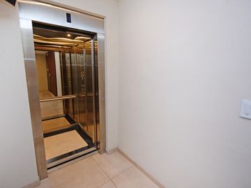 VENTA DEPTO 2 AMBIENTES BERNAL QUILMES COCHERA BAU