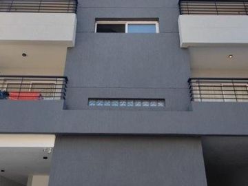 VENTA DE DEPARTAMENTO 2 AMBIENTES EN PLENO CENTRO DE MONTE GRANDE - CON COCHERA