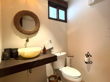 Preciosa casa en venta en Fracc. Arboledas Saint Germain