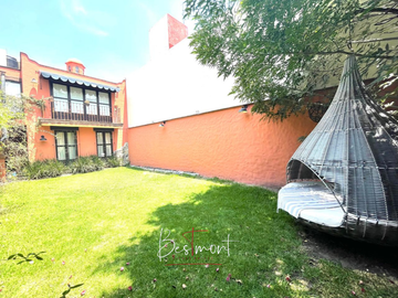 Preciosa casa en venta en Fracc. Arboledas Saint Germain