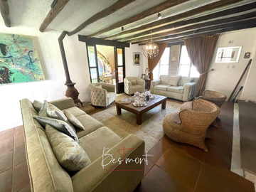 Preciosa casa en venta en Fracc. Arboledas Saint Germain