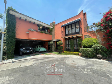 Preciosa casa en venta en Fracc. Arboledas Saint Germain