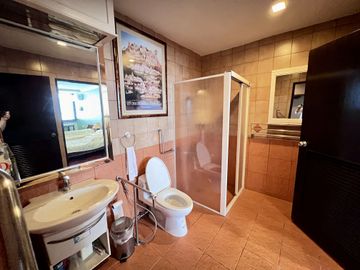 3 Bedroom 3 Bathroom Condo for sale