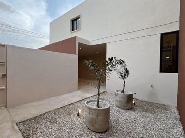 Casa nueva ubicada en Cholul zona norte de Mérida.