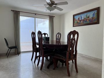 Casa en Venta en Mérida, Privada Villa Palma Real, Chuburna