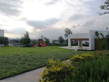CASA EN VENTA EN CUMBRES SANTORAL II / DOMINIO CUMBRES