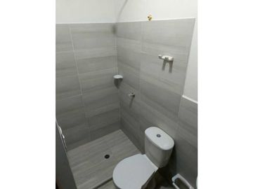 Luxa inmobiliaria vende casa dos pisos barrio tomas Cipriano de mosqra