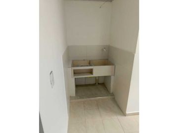 Luxa inmobiliaria vende casa dos pisos barrio tomas Cipriano de mosqra