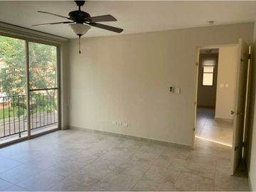 Venta de hermosa casa en Embassy Gardens ubicadaen Clayton