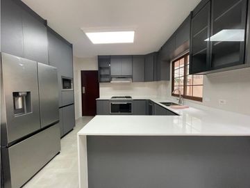 VENTA DE CASA CAMINO DE CRUCES