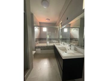 VENTA DE CASA CAMINO DE CRUCES