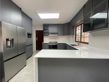 VENTA DE CASA CAMINO DE CRUCES