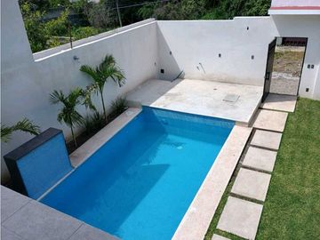 CASA SOLA EN VENTA EN YAUTEPEC