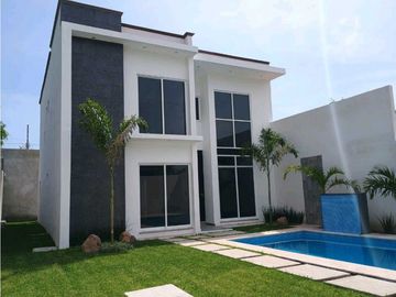 CASA SOLA EN VENTA EN YAUTEPEC