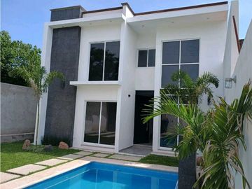 CASA SOLA EN VENTA EN YAUTEPEC
