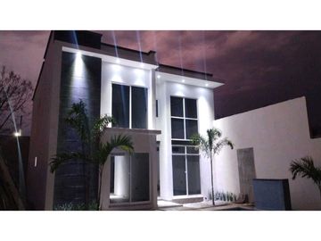 CASA SOLA EN VENTA EN YAUTEPEC