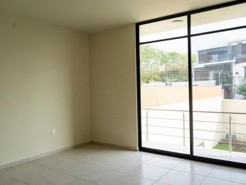 CASA EN RESIDENCIAL BURGOS